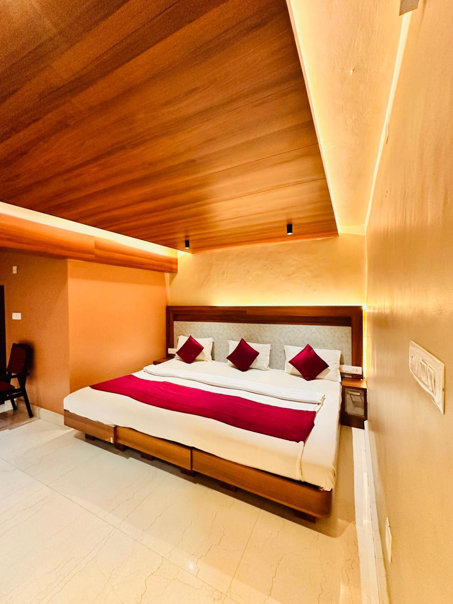 Hotel City Palace Udagamandalam Exterior photo