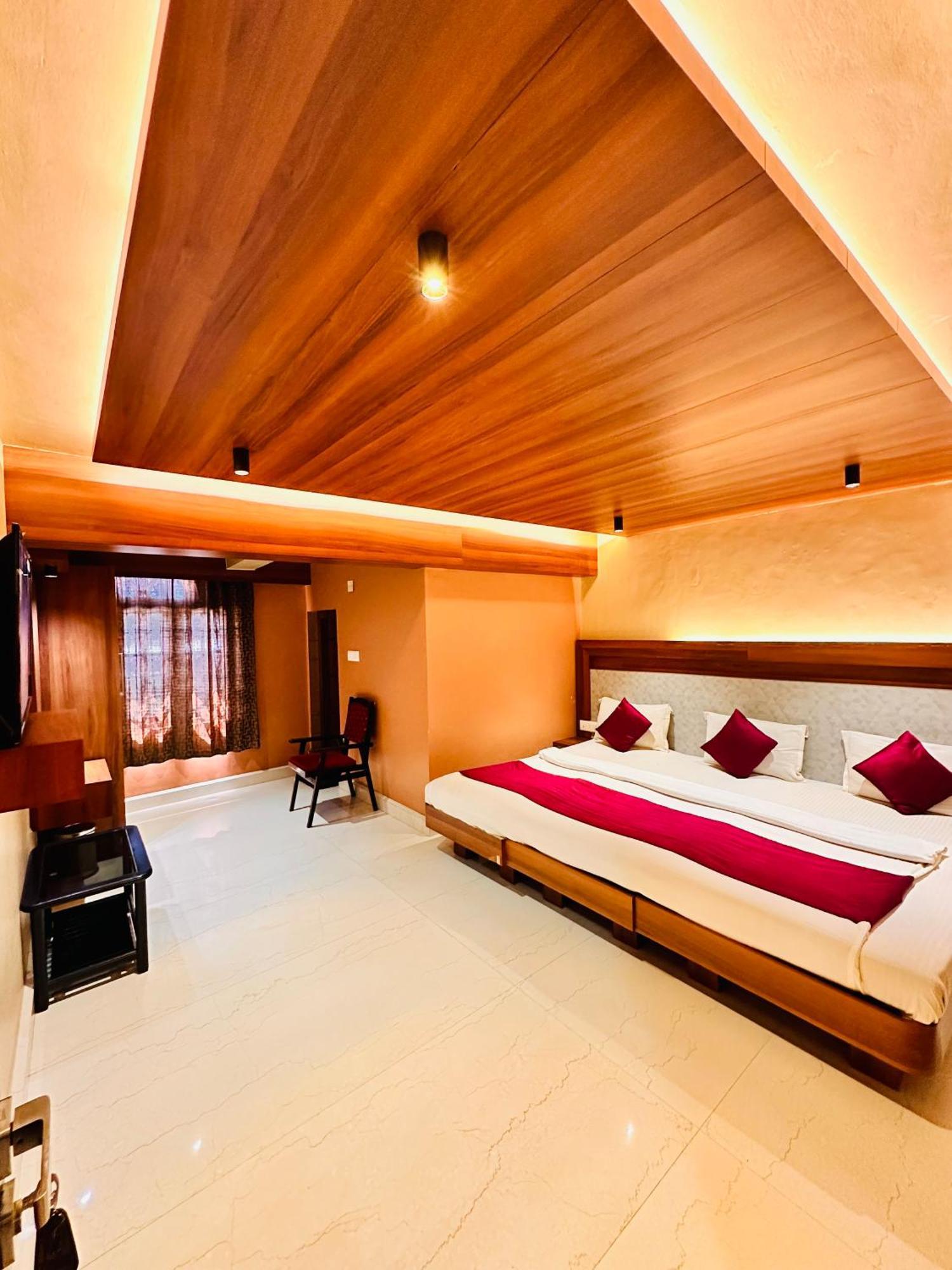 Hotel City Palace Udagamandalam Exterior photo