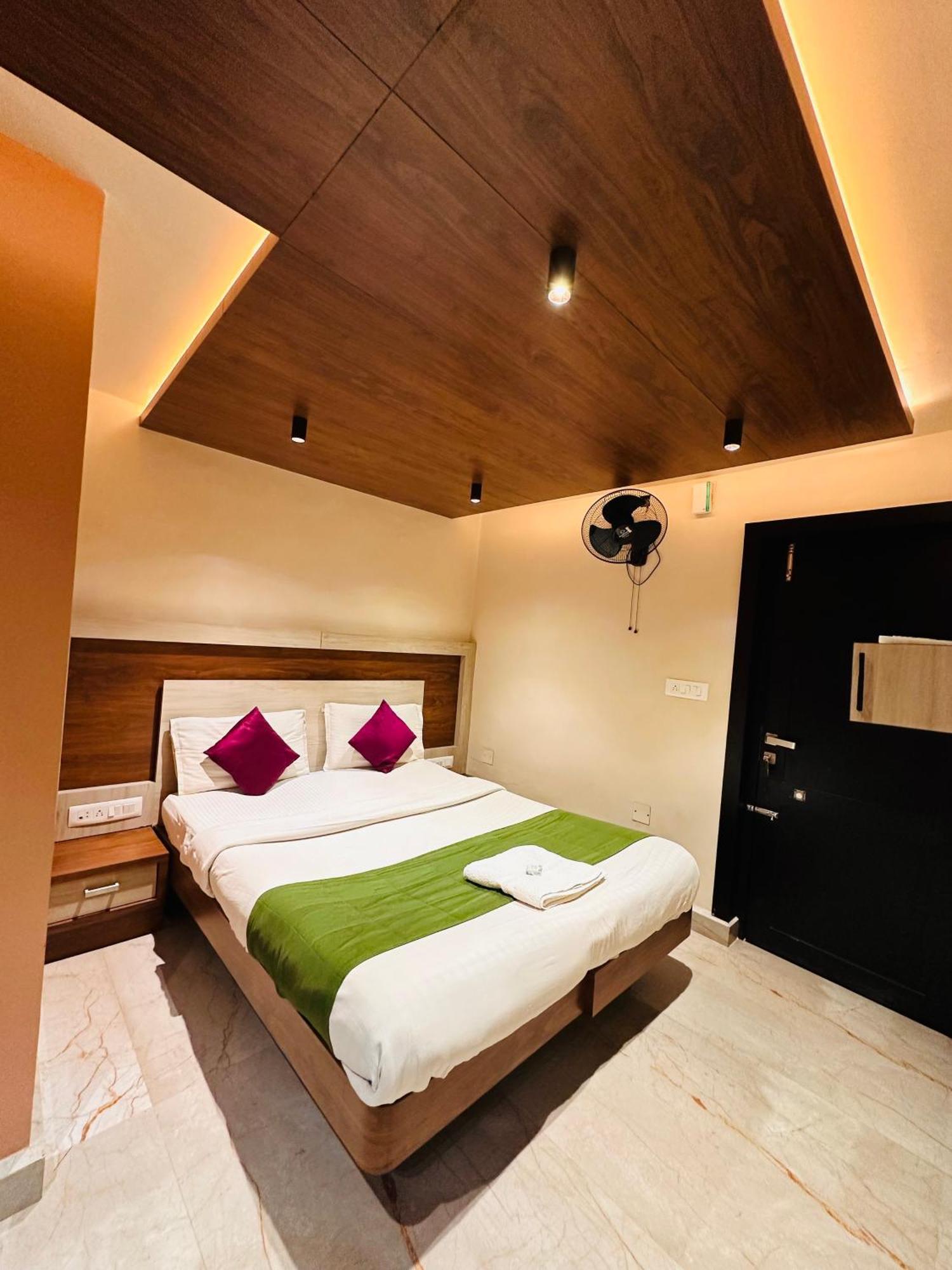 Hotel City Palace Udagamandalam Exterior photo
