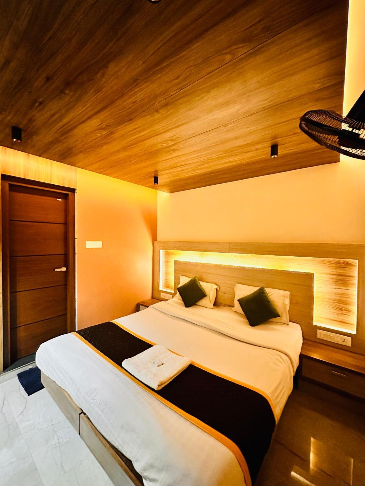 Hotel City Palace Udagamandalam Exterior photo